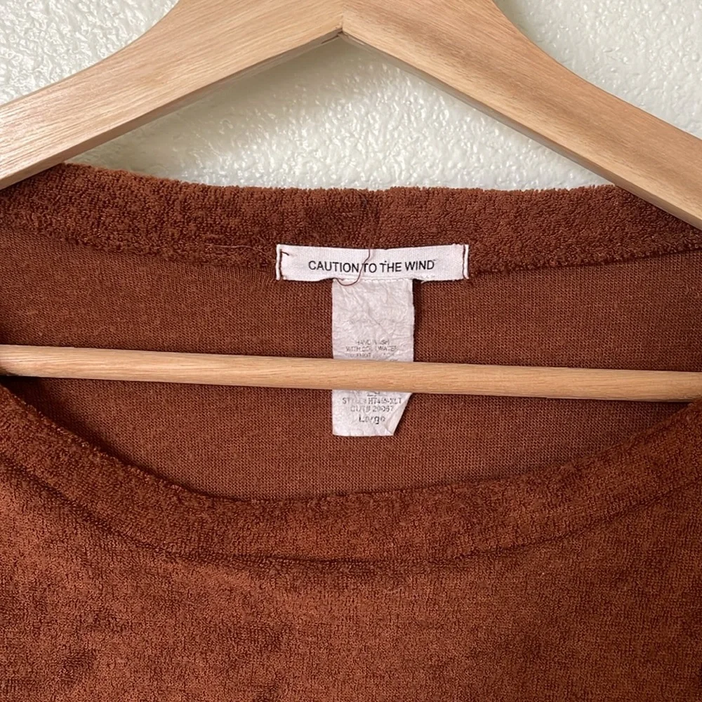 Cropped Brown Longsleeve Sweater - Picture 2 of 4
